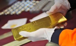 صحيفة: سحب آلاف السبائك الذهبية من بنك إنجلترا خلال شهرين